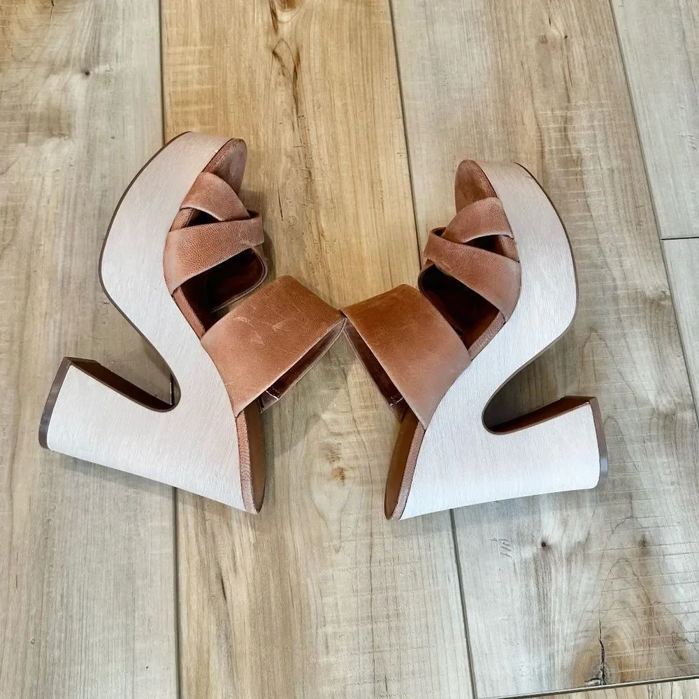 NWT Chelsea Violet Kapri Leather Platform Heels Sandals 9 1/2
